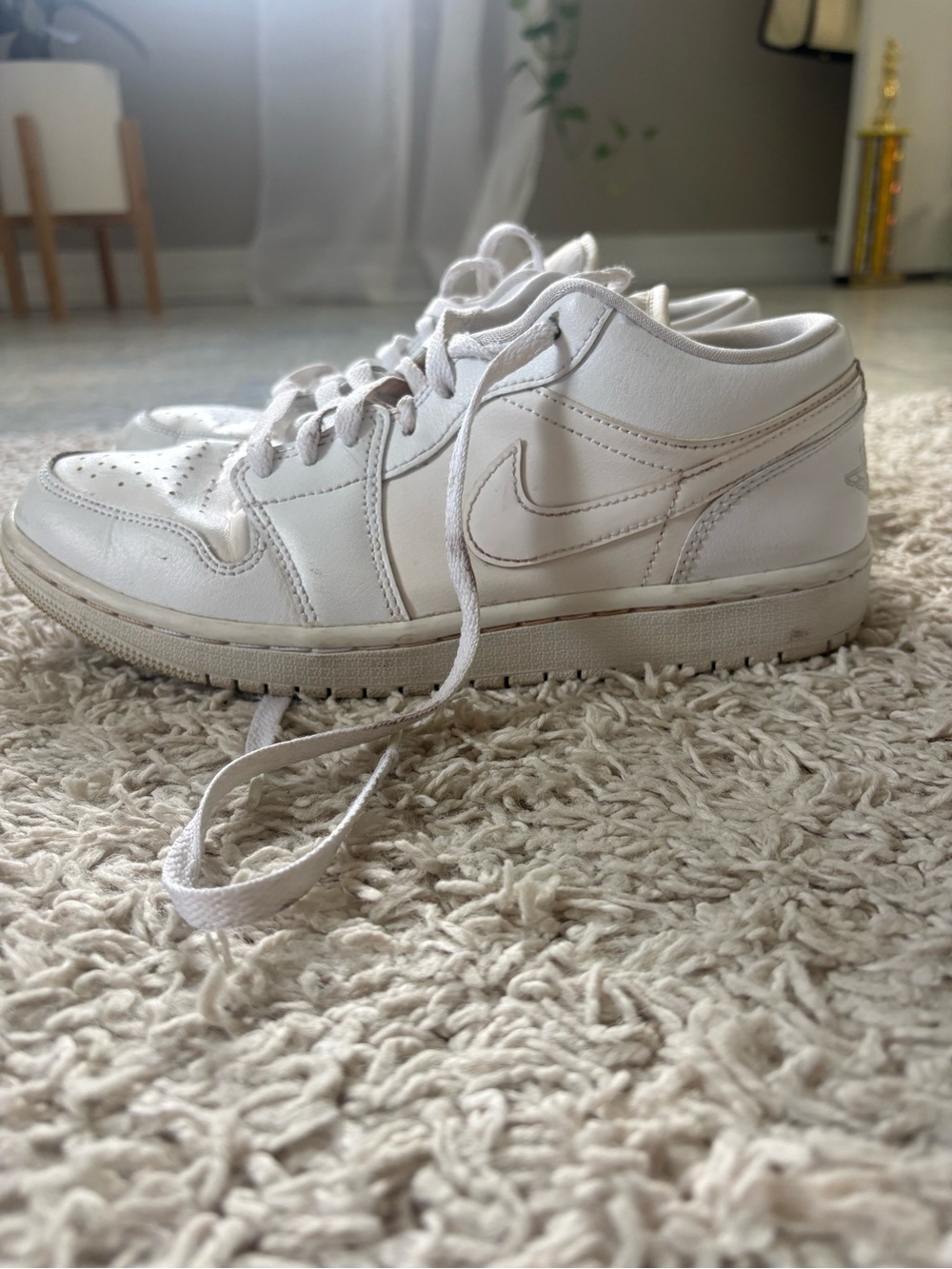 Womens Air Jordan 1 Low - Picture 4 of 10